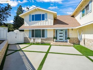 8 Skander CT, Pleasant Hill, CA 94523