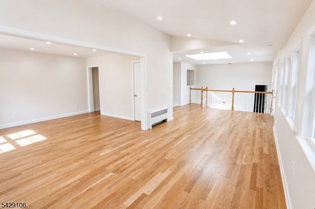 946 50 Park Ave, Elizabeth City, NJ 07208