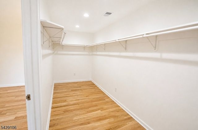 946 50 Park Ave, Elizabeth City, NJ 07208