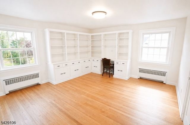 946 50 Park Ave, Elizabeth City, NJ 07208