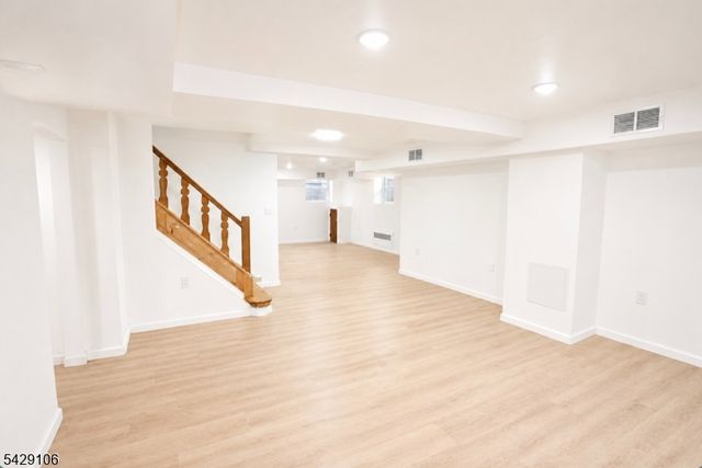 946 50 Park Ave, Elizabeth City, NJ 07208