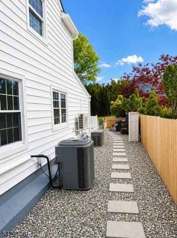 946 50 Park Ave, Elizabeth City, NJ 07208