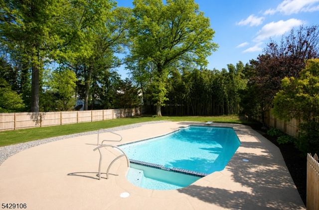 946 50 Park Ave, Elizabeth City, NJ 07208
