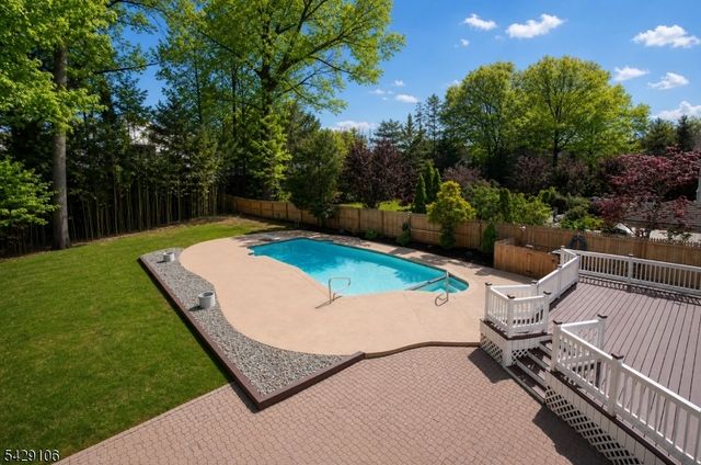 946 50 Park Ave, Elizabeth City, NJ 07208