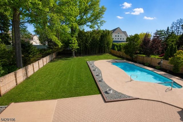 946 50 Park Ave, Elizabeth City, NJ 07208