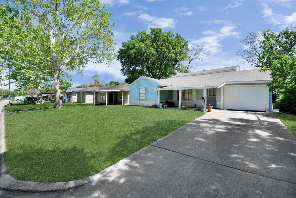 2306 Garvey Drive A, Pasadena, TX 77506