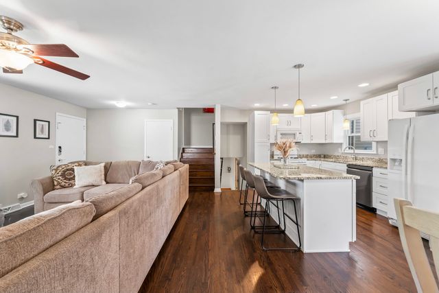 22W351 Birchwood Drive, Glen Ellyn, IL 60137