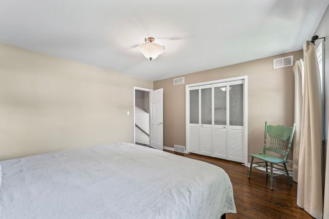 22W351 Birchwood Drive, Glen Ellyn, IL 60137