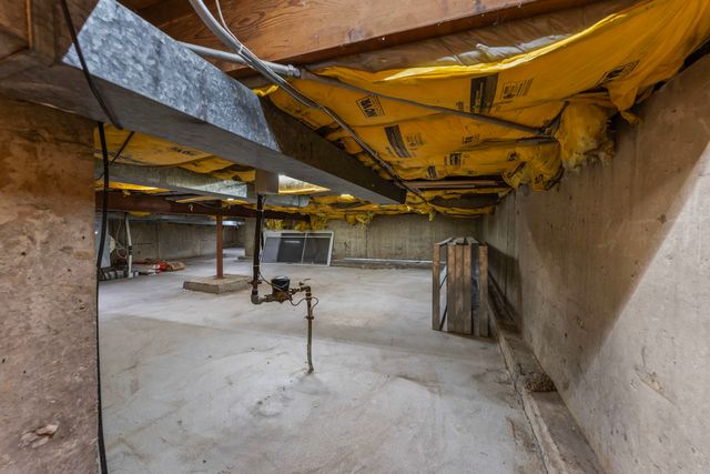 22W351 Birchwood Drive, Glen Ellyn, IL 60137