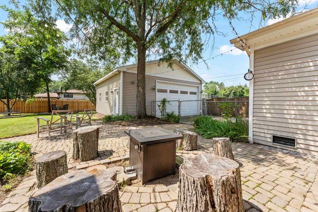 22W351 Birchwood Drive, Glen Ellyn, IL 60137