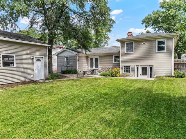 22W351 Birchwood Drive, Glen Ellyn, IL 60137