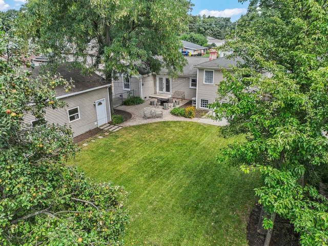 22W351 Birchwood Drive, Glen Ellyn, IL 60137