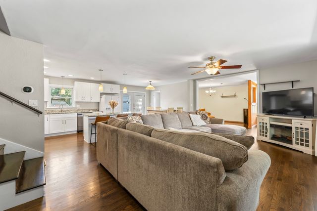 22W351 Birchwood Drive, Glen Ellyn, IL 60137