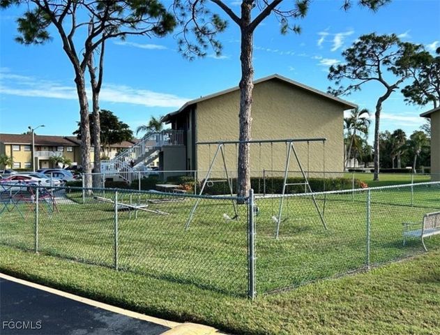 4777 Orange Grove BLVD i-5, North Fort Myers, FL 33903