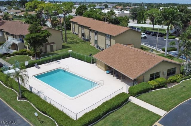 4777 Orange Grove BLVD i-5, North Fort Myers, FL 33903