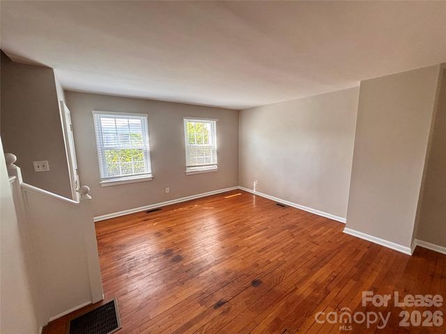547 Wakefield Drive, Charlotte, NC 28209