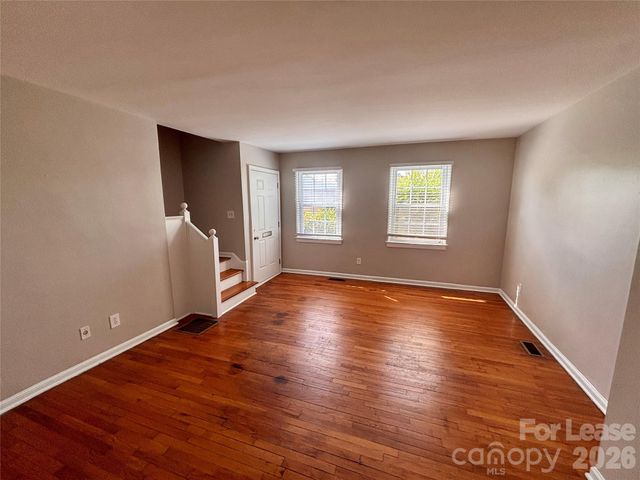 547 Wakefield Drive, Charlotte, NC 28209