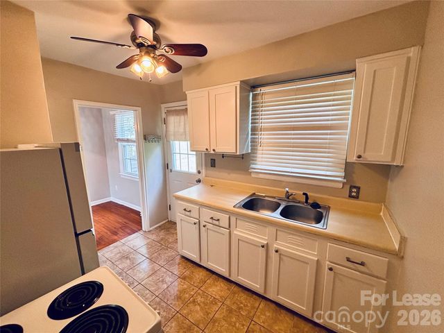 547 Wakefield Drive, Charlotte, NC 28209
