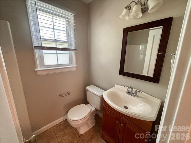 547 Wakefield Drive, Charlotte, NC 28209