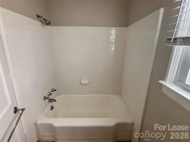 547 Wakefield Drive, Charlotte, NC 28209