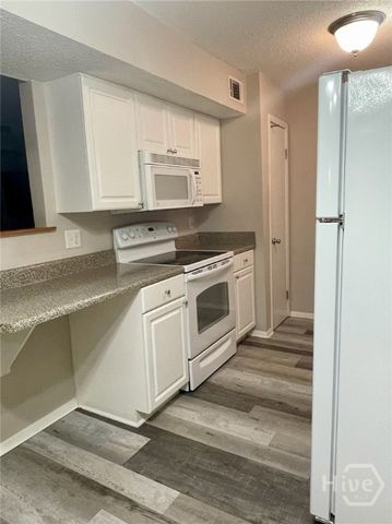 401 N Cromwell Road F6, Savannah, GA 31410