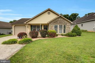 84 LANTERN LN, Shippensburg, PA 17257