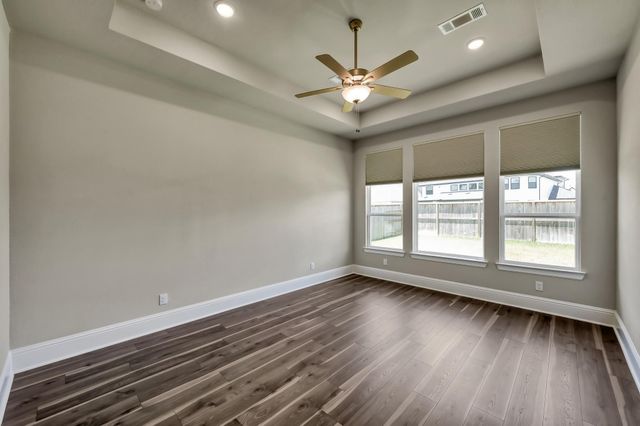 316 Coldwater Creek Court, Conroe, TX 77304