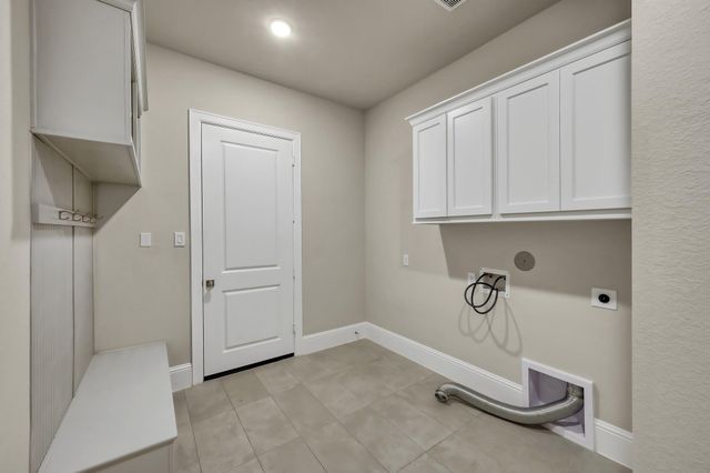 316 Coldwater Creek Court, Conroe, TX 77304