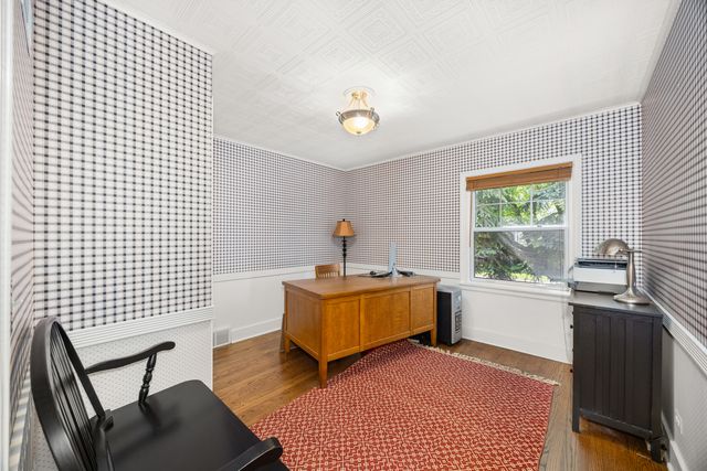 401 Greenwood Road, Glenview, IL 60025