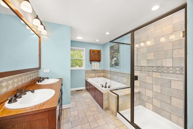 401 Greenwood Road, Glenview, IL 60025