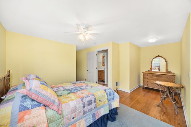 401 Greenwood Road, Glenview, IL 60025