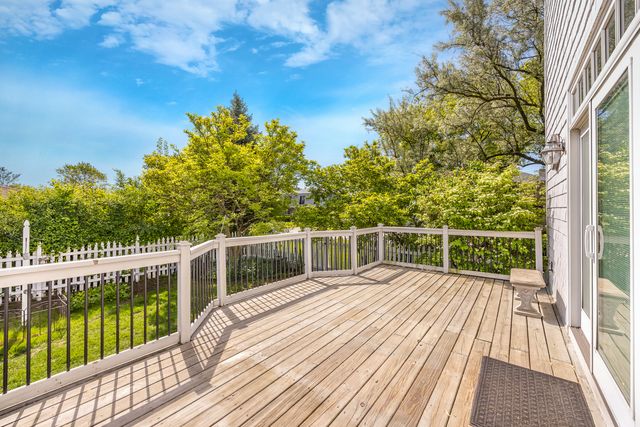 401 Greenwood Road, Glenview, IL 60025