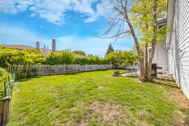 401 Greenwood Road, Glenview, IL 60025