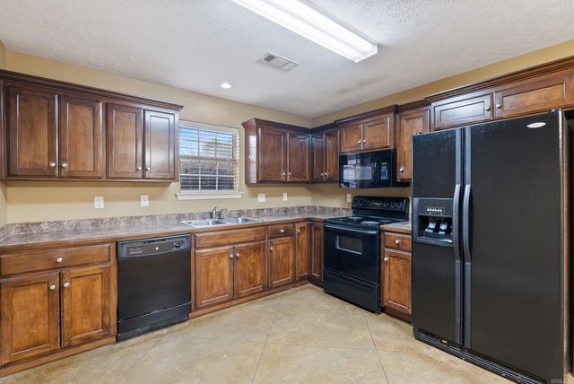 925 Wineberry, Conway, AR 72034