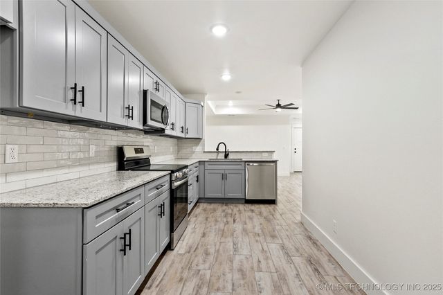 817 E 11th Street, Claremore, OK 74017