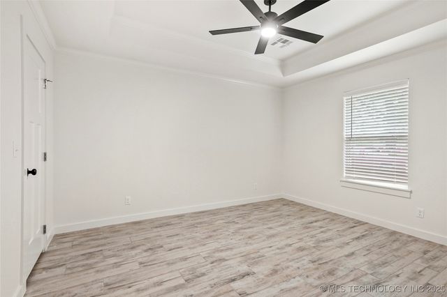 817 E 11th Street, Claremore, OK 74017