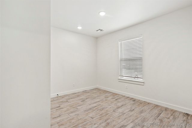 817 E 11th Street, Claremore, OK 74017