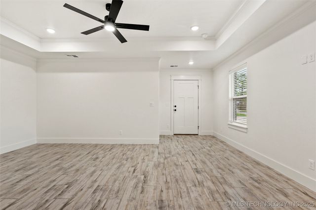 817 E 11th Street, Claremore, OK 74017