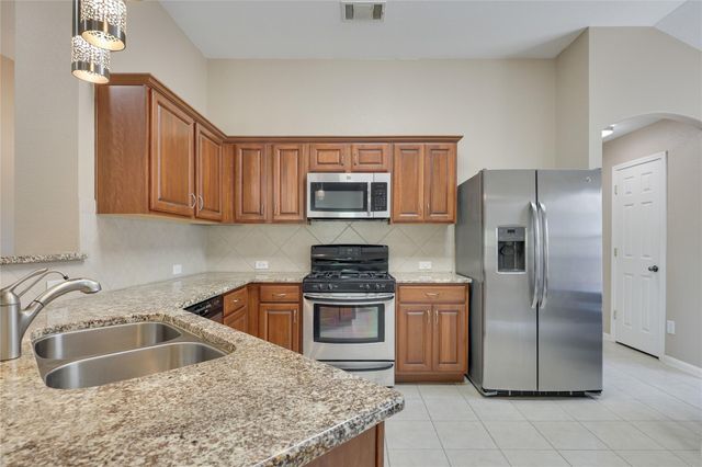 328 Hidden Brook LN, Round Rock, TX 78665