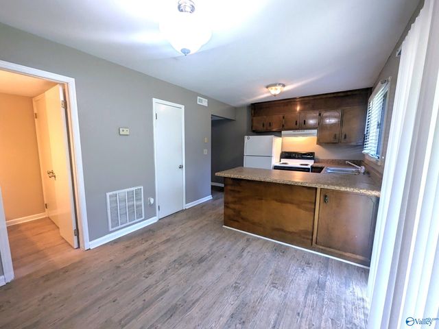 9008 Mahogany Row 4, Huntsville, AL 35802