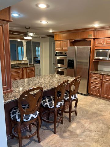 7939 DOVIE LN, Germantown, TN 38138