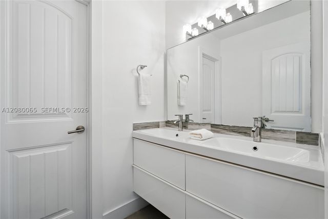 17815 SW 83rd Ct, Palmetto Bay, FL 33157