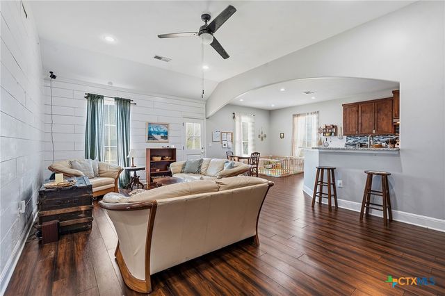 574 Highland Ranch Way, Dale, TX 78616