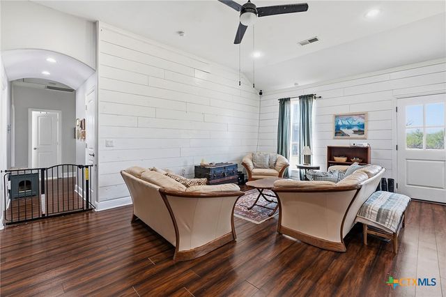 574 Highland Ranch Way, Dale, TX 78616