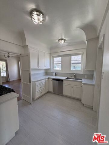 828 S Detroit Street, Los Angeles, CA 90036