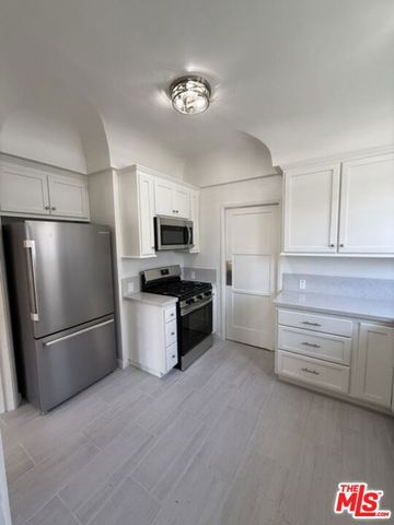 828 S Detroit Street, Los Angeles, CA 90036