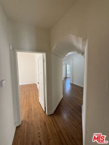828 S Detroit Street, Los Angeles, CA 90036