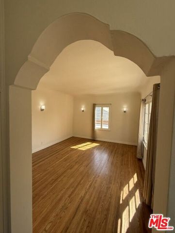 828 S Detroit Street, Los Angeles, CA 90036