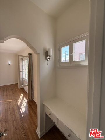 828 S Detroit Street, Los Angeles, CA 90036