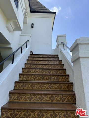 828 S Detroit Street, Los Angeles, CA 90036